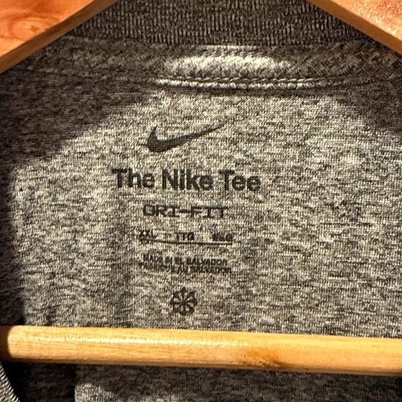 Nike Dri-FIT Long Beach State Men’s Short Sleeve T-Shirt Gray Size XXL (50) - Picture 3 of 4